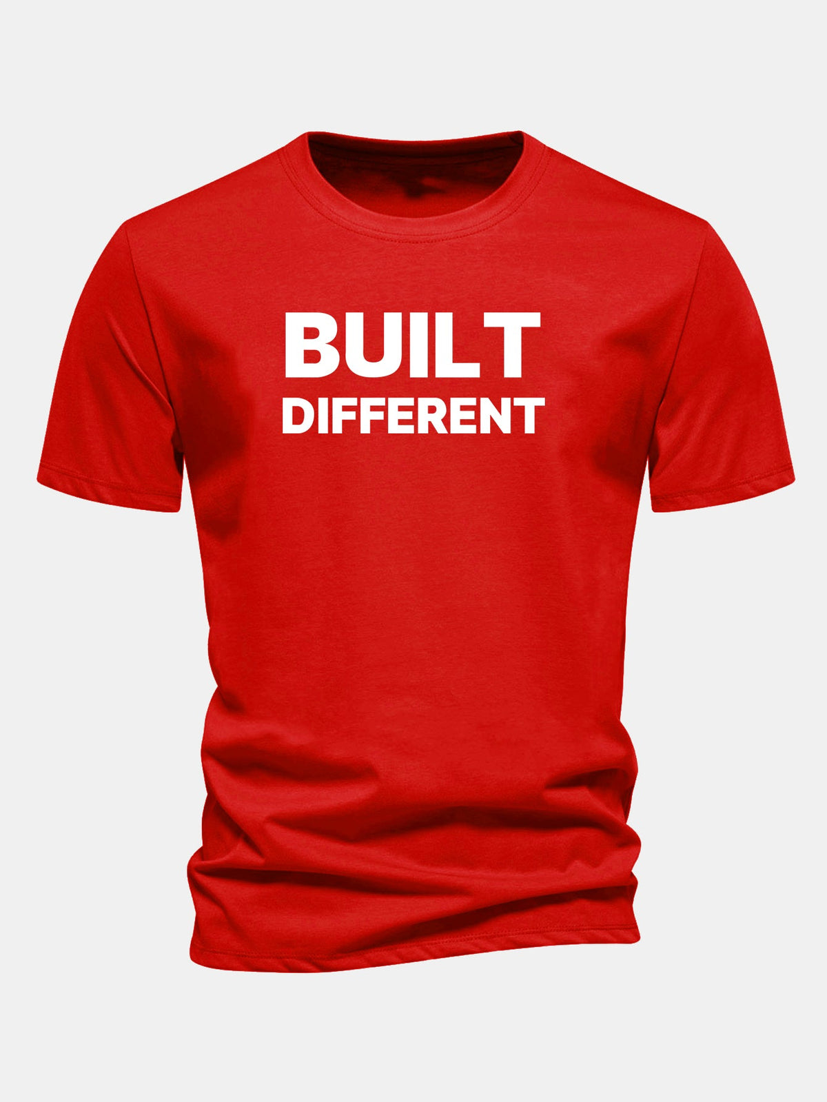 Camiseta de algodão com estampa “Built Different” e caimento regular