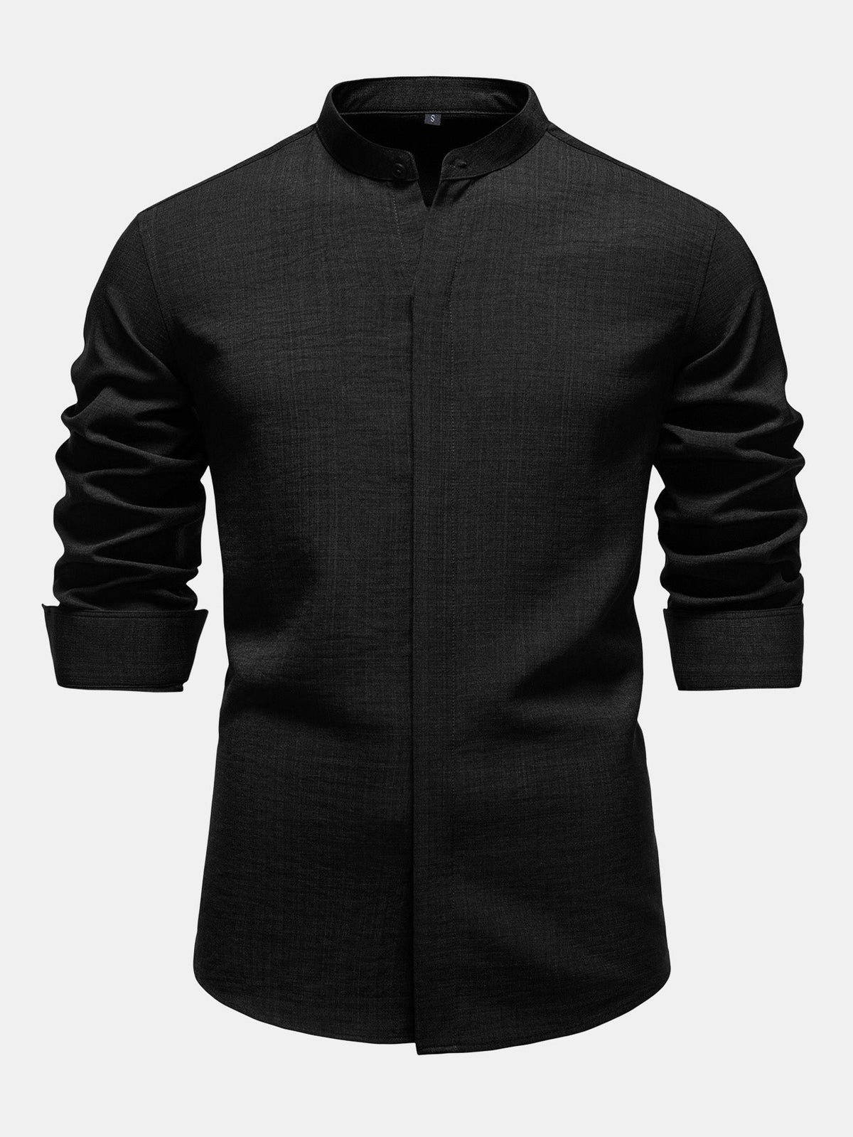 Camisa com aparência de linho, carcela oculta e gola padre
