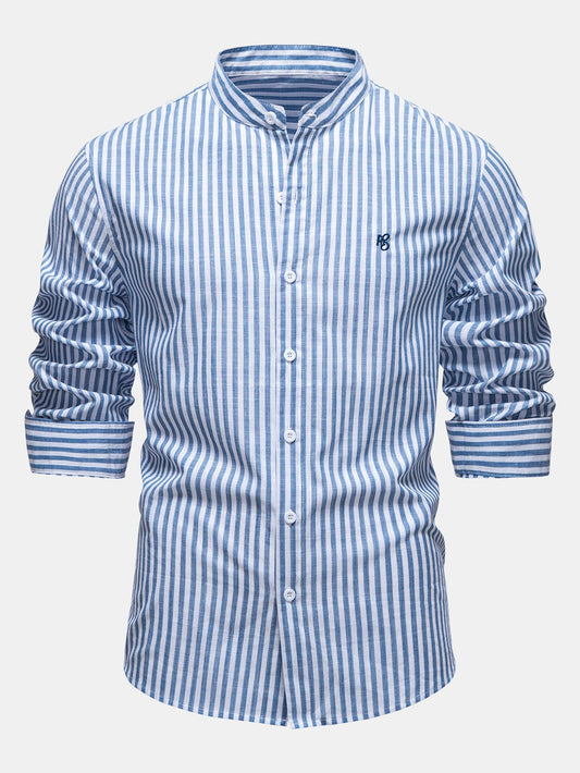 Camisa com gola alta e listras com aparência de linho
