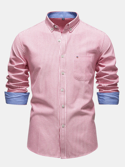 Camisa listrada de manga longa com botões e gola dobrada