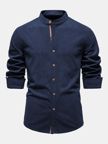 Camisa de veludo cotelê de manga longa com gola alta