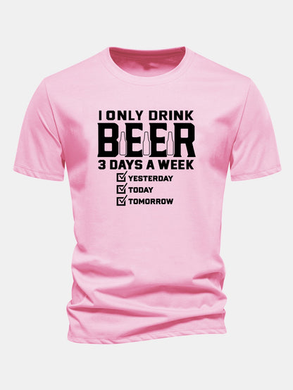 Camiseta de algodão de caimento regular com estampa “I Only Drink Beer”