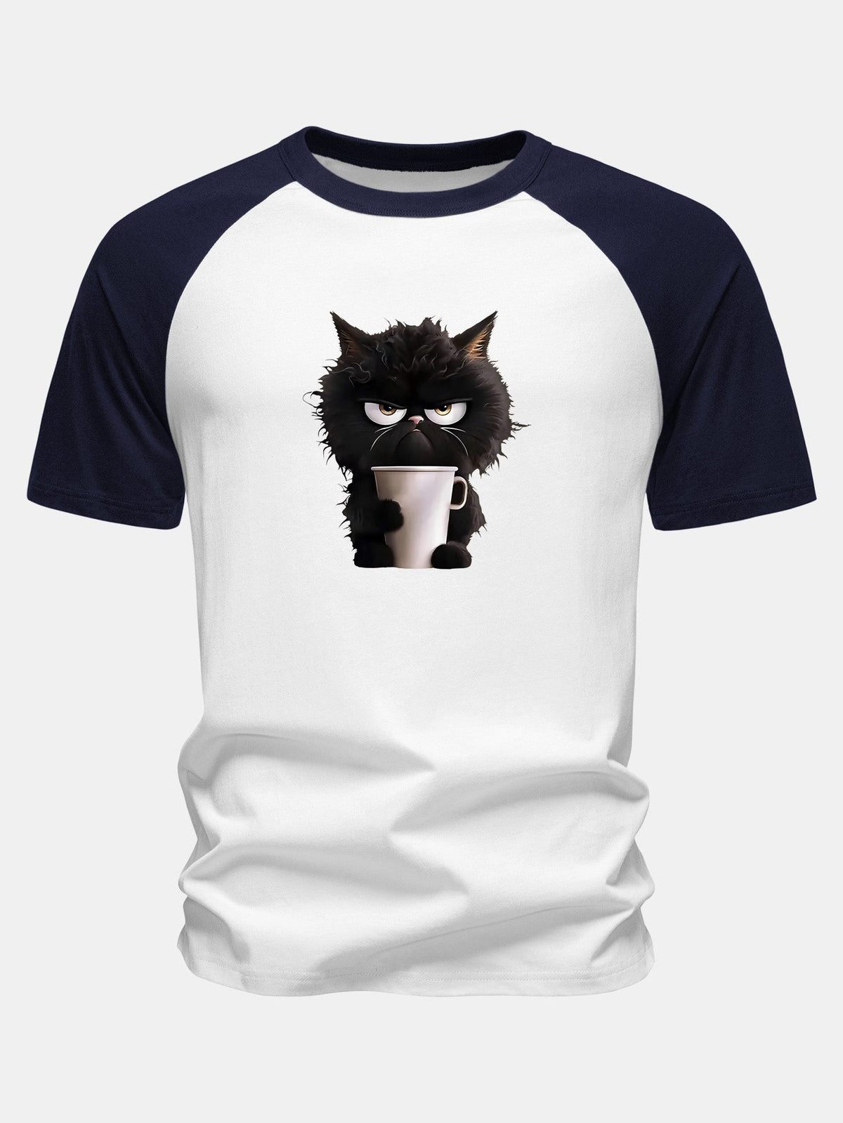 Camiseta de algodão com mangas raglan e estampa de gato preto tomando café