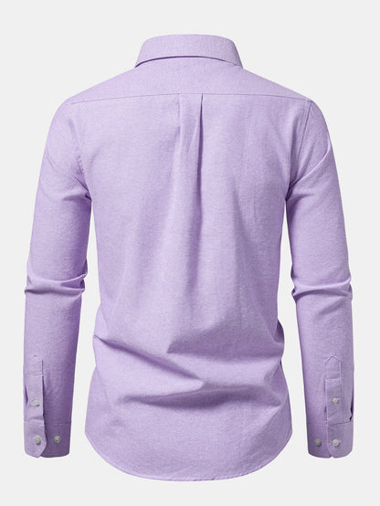 Camisa Oxford listrada com contraste e botões na gola