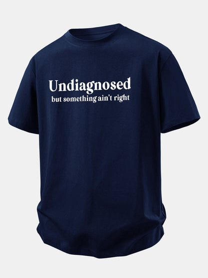 Camiseta de algodão com estampa não diagnosticada e caimento confortável