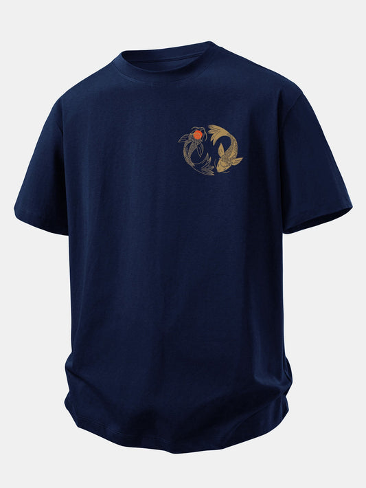 Camiseta de algodão com estampa japonesa de carpas koi e caimento confortável