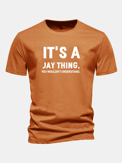 Camiseta de algodão com estampa “É Coisa do Jay” e corte regular