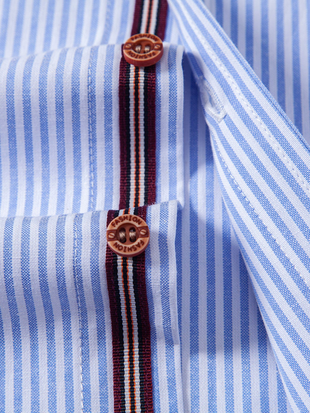 Camisa de algodão listrada com gola padre