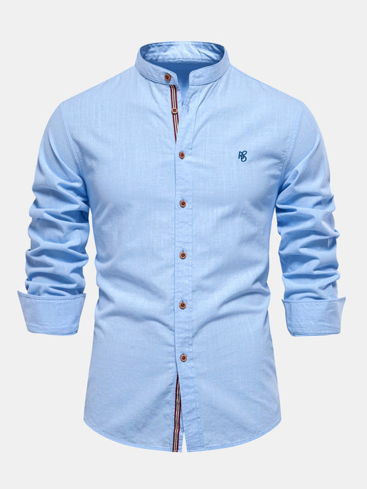Camisa de manga longa com gola padre e aparência de linho