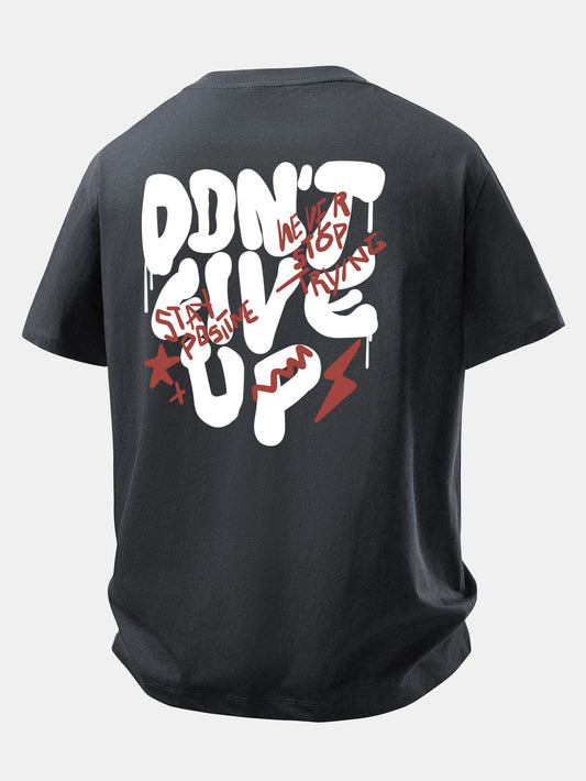 Camiseta de algodão com estampa “Nunca Desista” e corte confortável