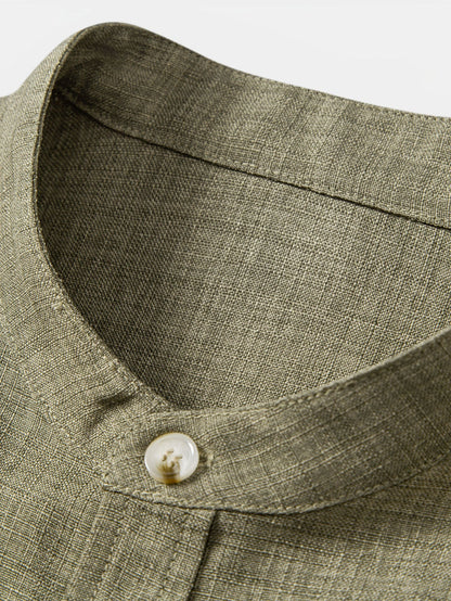 Camisa de manga longa com gola padre e aparência de linho