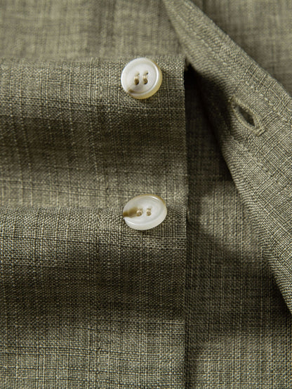Camisa de manga longa com gola padre e aparência de linho