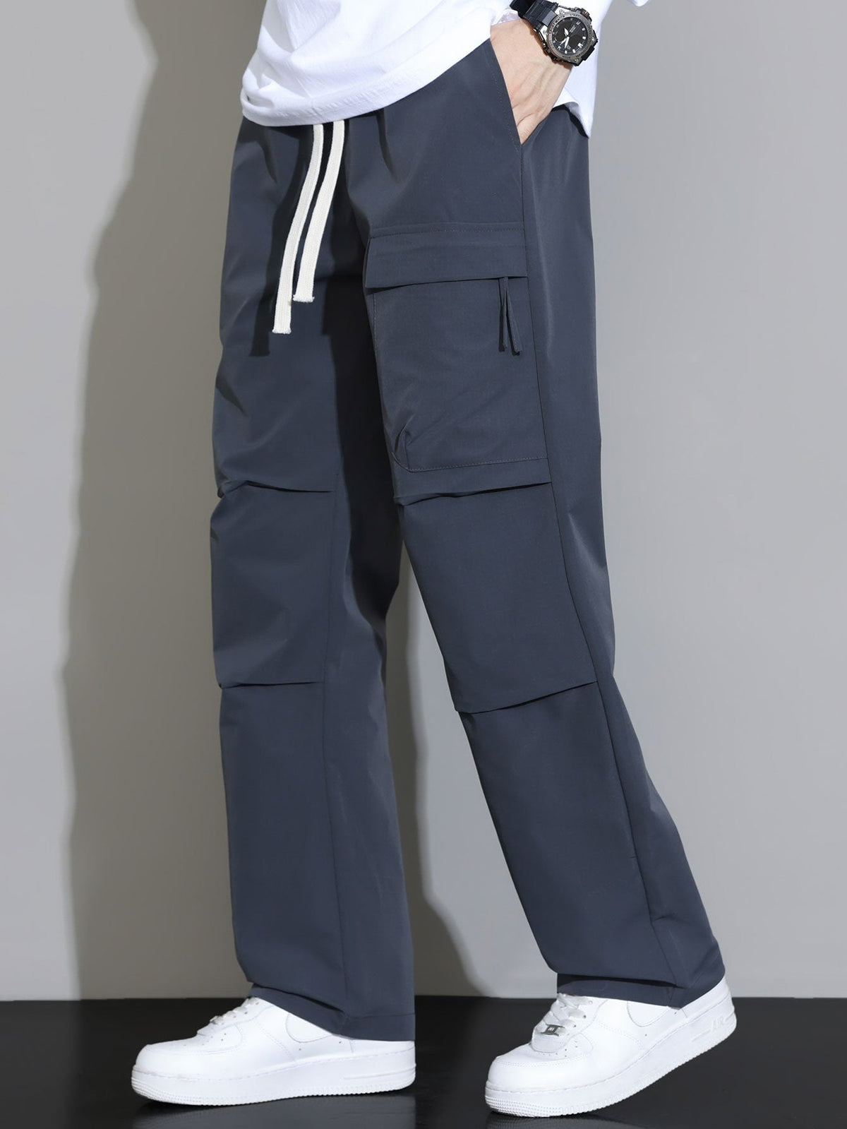 Calça de Perna Reta com Cordão
