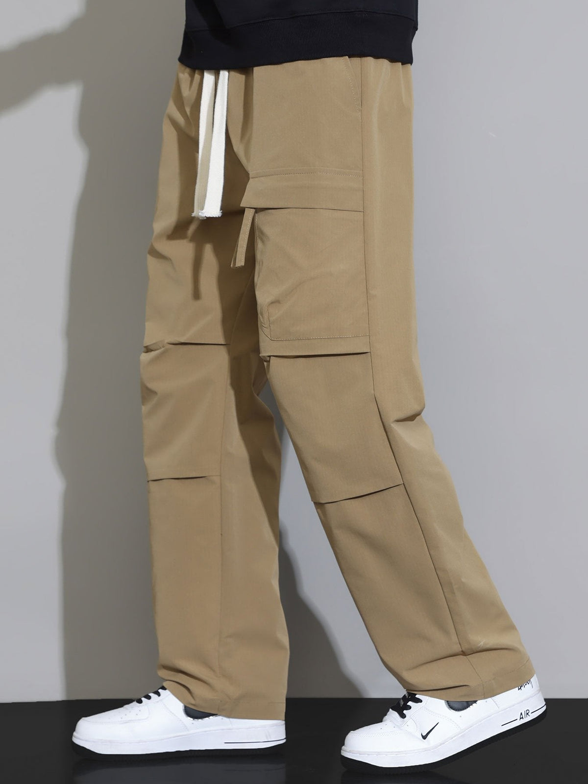 Calça de Perna Reta com Cordão